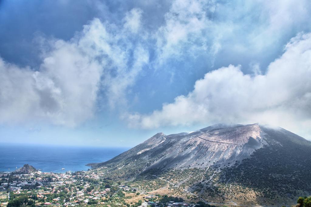 Villa Crimi Vulcano  Exterior photo
